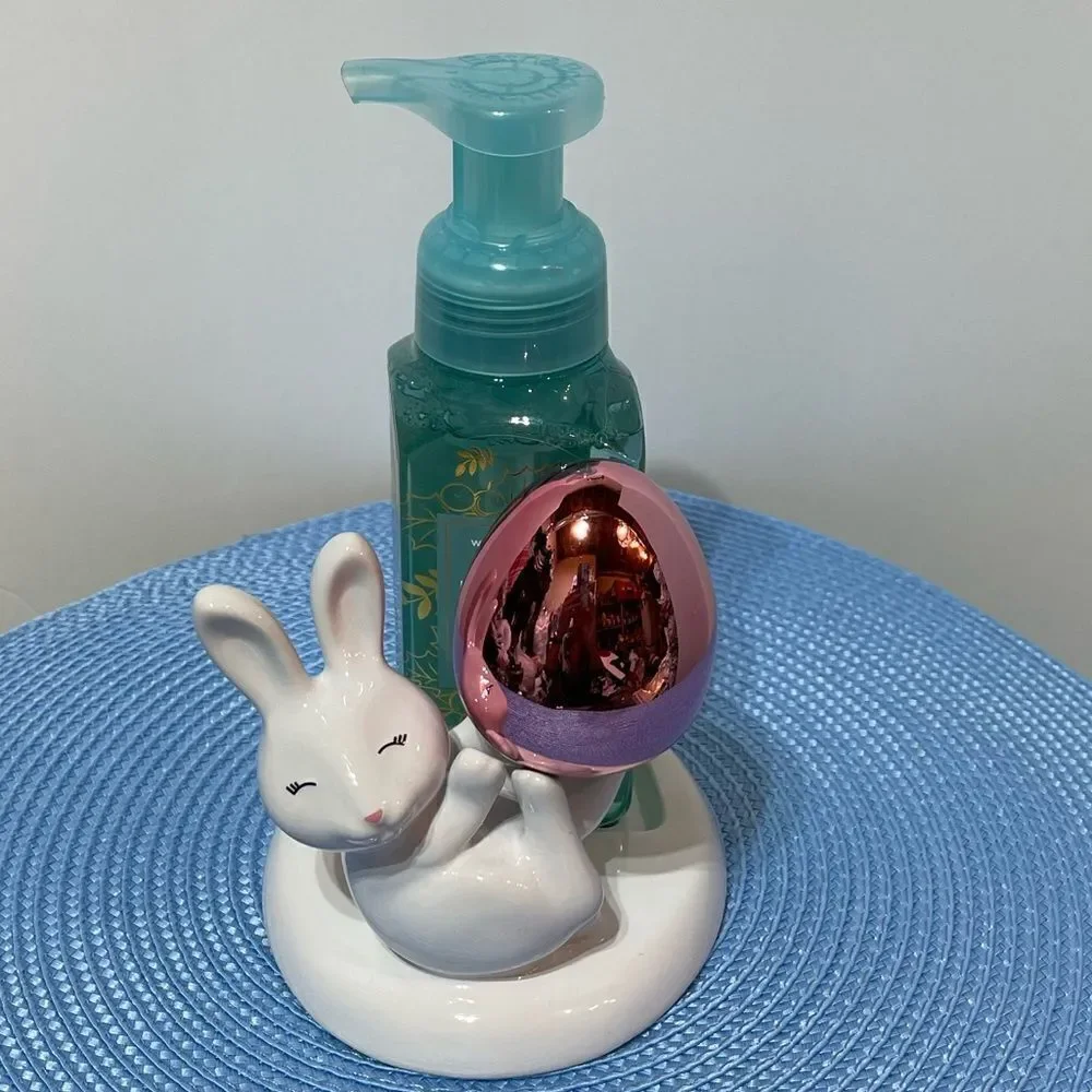BBW Easter Bunny with Egg Hand Soap Holder and Frozen Lake Hand Soap NWT